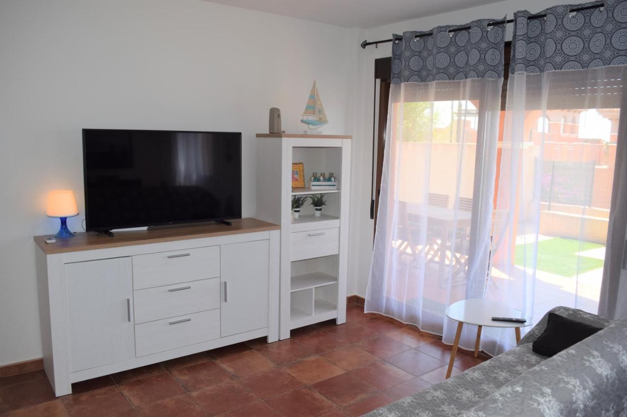 Espacioso apartamento con preciosos jardines y BBQ Isla Plana Exterior foto