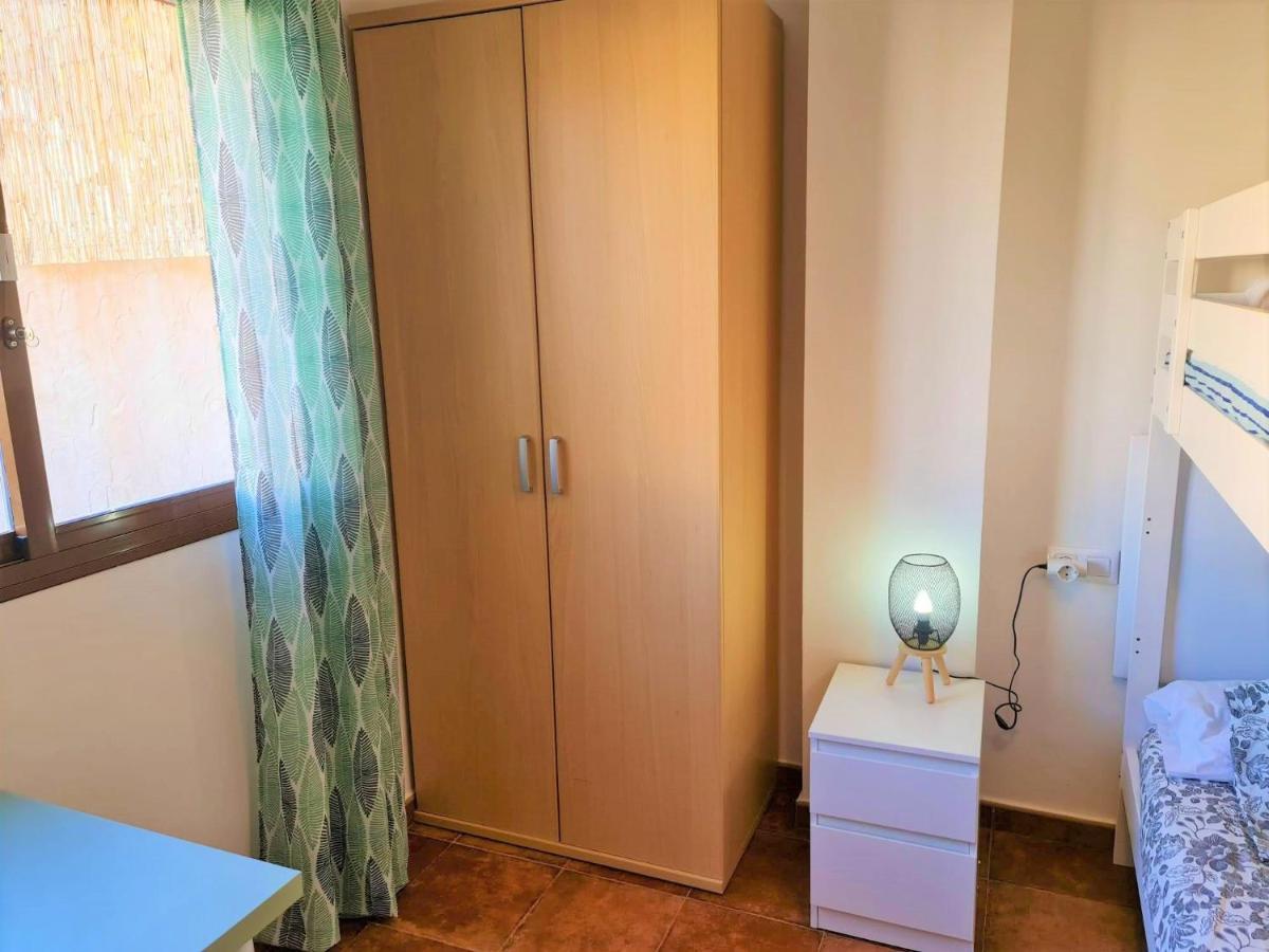 Espacioso apartamento con preciosos jardines y BBQ Isla Plana Exterior foto