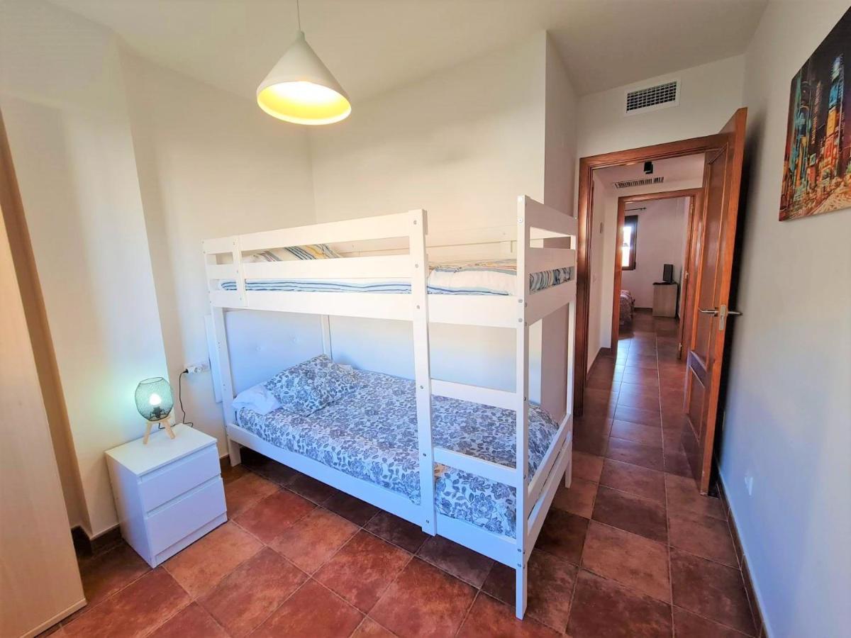 Espacioso apartamento con preciosos jardines y BBQ Isla Plana Exterior foto