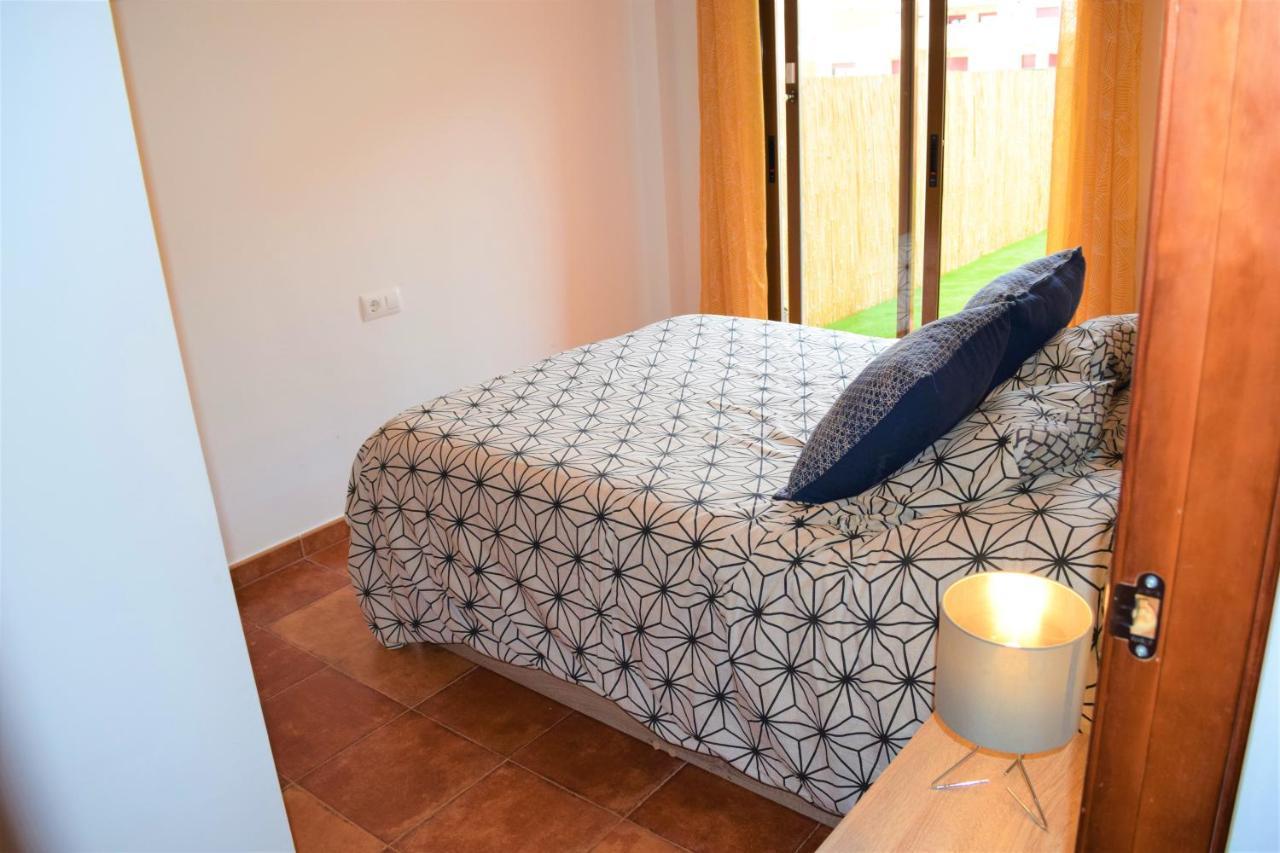 Espacioso apartamento con preciosos jardines y BBQ Isla Plana Exterior foto