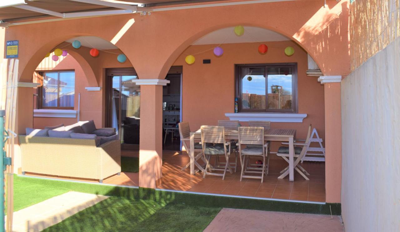 Espacioso apartamento con preciosos jardines y BBQ Isla Plana Exterior foto