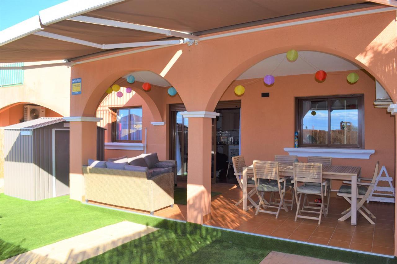 Espacioso apartamento con preciosos jardines y BBQ Isla Plana Exterior foto