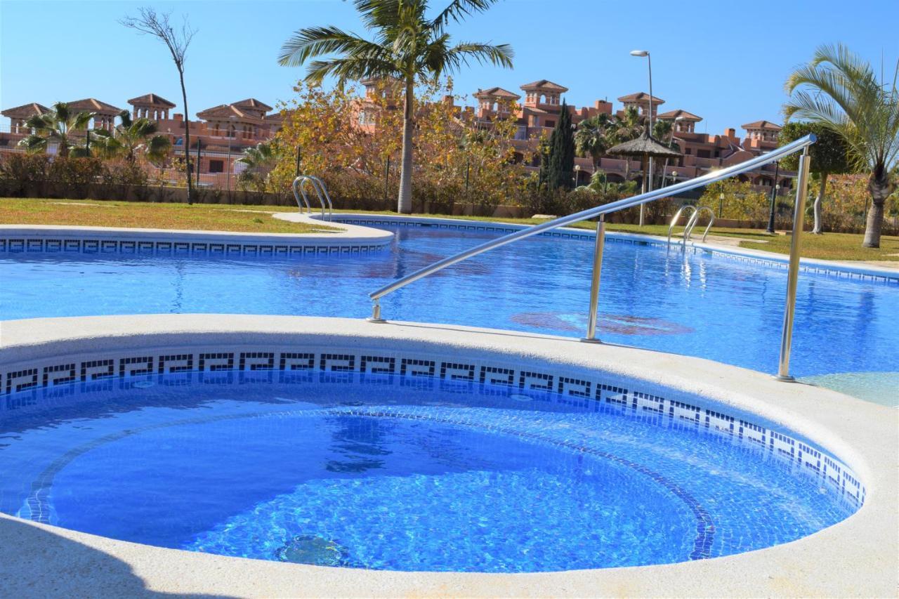 Espacioso apartamento con preciosos jardines y BBQ Isla Plana Exterior foto