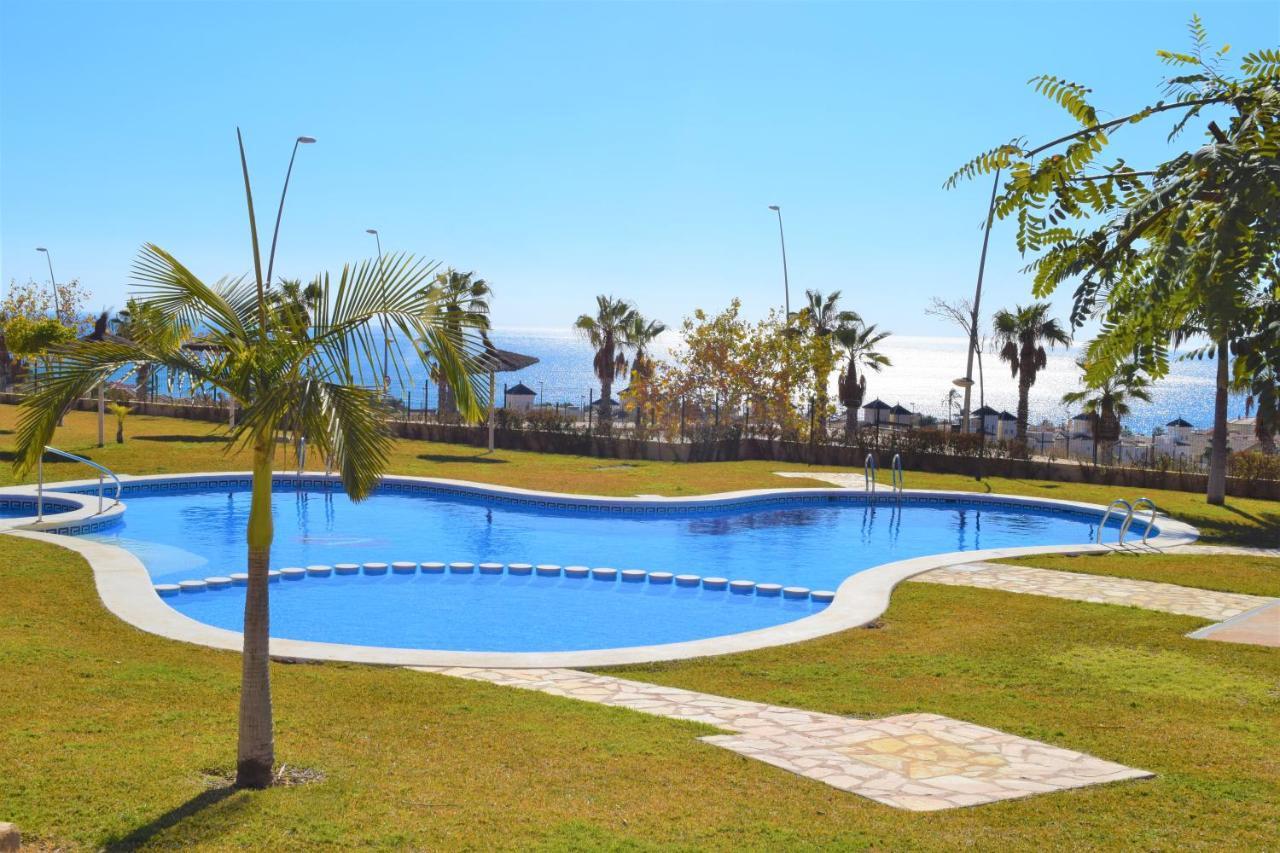 Espacioso apartamento con preciosos jardines y BBQ Isla Plana Exterior foto